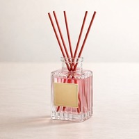 Diffuseur de parfum carré en verre 50 ml avec bâtonnets rouges, parfum frais, aromathérapie pour la maison, assainisseur d'air, vente en gros