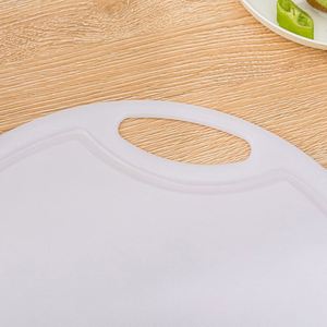 Planche à découper ronde en plastique de qualité alimentaire pour la cuisine, avec logo personnalisé, épaisseur fine, en HDPE - Product Image 2