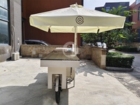 Chariot de bonbons en métal personnalisé Chariot de vendeur de bonbons Chariot de champagne mobile pour les affaires de rue