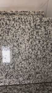 Pietre per Pavimentazione <span class=keywords><strong>in</strong></span> Granito Fiammato Jilin G623 |   Piastrelle Moderne Antiscivolo per Esterni e Patio |   Granito Grigio Chiaro Durevole ed Ecologico dalla Cina - Product Image 4