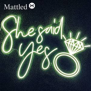 Enseigne néon LED personnalisée « <span class=keywords><strong>Elle</strong></span> a dit oui » pour mariage, « Marry Me », lumières LED, enseigne extérieure, décoration murale pour fête de fiançailles, toile de fond pour demande en mariage - Product Image 1