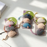 Jouets en peluche pour chat à la catnip, lot de 3 souris interactives apaisantes pour chats d'intérieur et chatons, pour les poussées dentaires et le divertissement quotidien