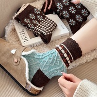 Nouvelles chaussettes vintage à motif floral pour l'automne et l'hiver, chaussettes mi-mollet chaudes en dentelle de haute qualité pour femmes