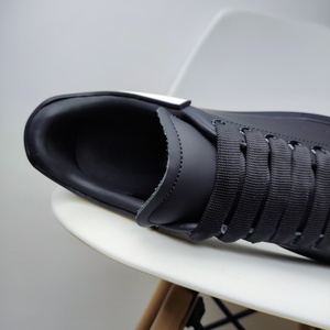 Zapatillas Deportivas de Alta Calidad, Color Negro, con Suela Gruesa y Cordones, Estilo Moderno para Caminar y Correr, para Hombre - Product Image 2