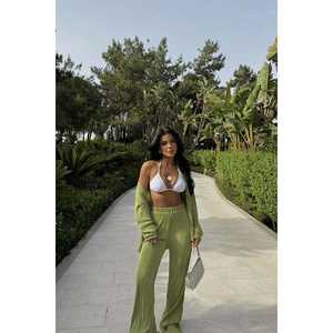 ชุดเสื้อสเวตเตอร์ผู้หญิงสีเขียวมะกอก คอลเลคชั่นทีมวิลมา - Product Image 5