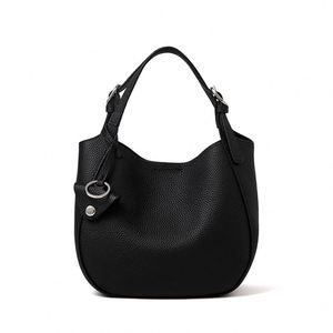 Sac à bandoulière rétro en PVC pour femme, avec broderie graffiti unique, design luxueux, mignon et tendance, noir et orange, style seau - Product Image 2