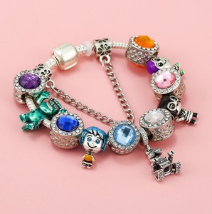 Bracelet à puce de cristal pour femme, breloques avec personnage de <span class=keywords><strong>dessin</strong></span> <span class=keywords><strong>animé</strong></span>, dernière collection <span class=keywords><strong>2022</strong></span> - Product Image 1
