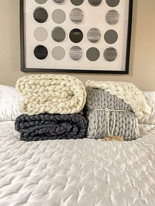 Couverture tressée confortable personnalisée en gros Couverture lestée tricotée sur le bras en tricot épais <span class=keywords><strong>blanc</strong></span> super doux en laine mérinos 100% - Product Image 4