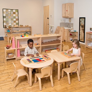 Ensemble de mobilier de classe préscolaire Montessori en bois holistique pour l'apprentissage précoce, fournitures pour l'environnement de <span class=keywords><strong>la</strong></span> maternelle et de <span class=keywords><strong>la</strong></span> garderie - Product Image 1