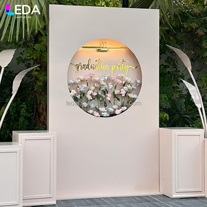 LEDA สินค้ามาใหม่ ราคาโรงงาน ขายดี ฉากหลังงานแต่งงานอะคริลิค PVC สีขาว ตกแต่งด้วยดอกไม้แขวน ฉากหลังเวทีสำหรับตกแต่งผนัง - Product Image 2