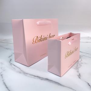 Bolsas de Papel Rosa de Lujo con Impresión en Dorado y Asas de Cinta de Satén, Bolsas de Empaque Personalizadas para Cuidado de la Piel, Comercio Electrónico y Joyería - Product Image 6