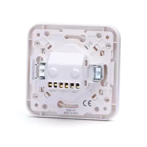 Interruttore da 1 VA, colore bianco, progettato per controllare l'illuminazione in modo semplice ed efficace in qualsiasi spazio. - Product Image 2