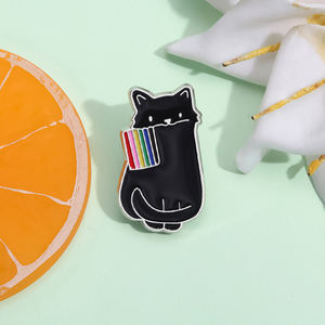 Cartoon Tiers chmuck Geschenk Benutzer definierte Regenbogen Flagge Emaille Pins Schwarz Weiß Katze Stolz Broschen Revers Abzeichen - Product Image 4