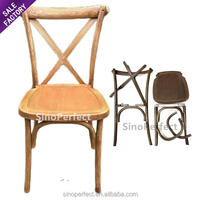 Chaise à dossier croisé en résine aspect bois, style ferme classique, durable, en plastique PP, pour la restauration, les mariages, les dîners, les banquets et les événements