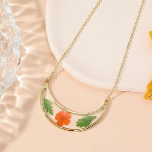 Collar elegante de flores eternas para mujer, colgante de resina Natural, cadena de clavícula delicada, joyería Bohemia Chic - Product Image 3