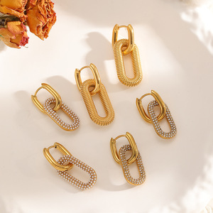 Aros Geométricos en Forma de U, Chapados en Oro de 18k, con Incrustaciones de Diamantes Microinsertados, para Uso Diario - Product Image 2