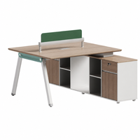 Poste de travail moderne en plan ouvert, bureau-banc à pieds en A, dos à dos, plateau en mélaminé chêne, écran en tissu, OEM