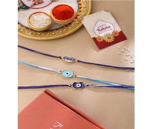 Rakhi Premium Hecho a Mano para Hermano, Pulsera Tradicional de Hilo para Raksha Bandhan con Cuentas Decorativas, Regalo Étnico para Festividades - Product Image 1