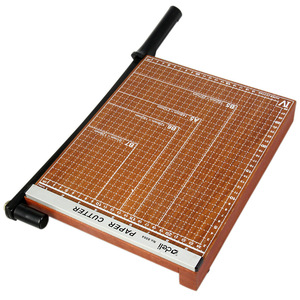 Deli Manual Wooden Paper Cutter 300x250mm A4 Size With Sharp Blade For Cutting Paper Business Cards Photos - Product Image 3