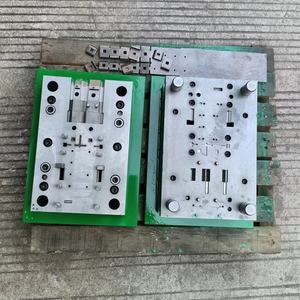 Troquel de estampado de <span class=keywords><strong>metal</strong></span> para abrazaderas, accesorios de precisión - Product Image 4