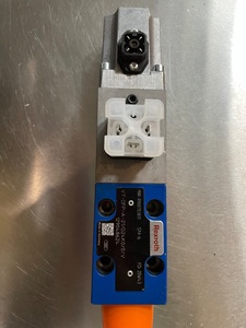 R900703811 Válvula Direccional Proporcional Hidráulica VT-DFP-A-2X/G24K0/0/V R900703811 Válvula Direccional Proporcional Hidráulica VT-DFP-A-2X/G2 - Product Image 2