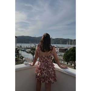 Vestido de Noche con Tirantes y Estampado Floral de Loto - Product Image 2