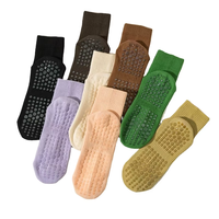 Chaussettes de sport tricotées Crew avec logo personnalisé pour femmes Adulte Coton respirant avec anti-dérapant Pilates Grip Yoga Caractéristiques pour l'été