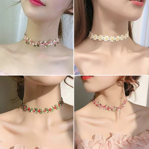 Hot Selling Light Luxury Niche Design Sweet Flower Necklace Fashionable Women's Lace Collarbone Necklace Wholesale Jewelry - Product Image 2