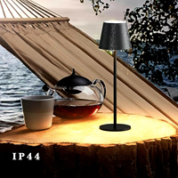 Bars de restaurants au design moderne Veilleuse LED décorative sans fil Contrôle tactile Dimmable Lampe de table LED rechargeable