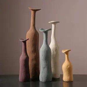 北欧のイン人気モランディアートプレーンエムブレムフラワーウェアミニマリストクリエイティブ不規則マットセラミック花瓶装飾