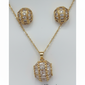 Aggraziata collezione di gioielli in sei pezzi per un'eleganza serena ed elegante - Product Image 1