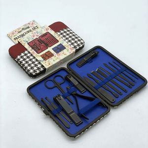 Ensemble de <span class=keywords><strong>manucure</strong></span> et <span class=keywords><strong>pédicure</strong></span> noir avec coupe-ongles essentiels et étui de protection - Product Image 1