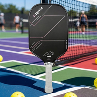Moderner RPM Ella Oh V2 Pink Carbonfaser Pickleball-Schläger mit 16mm Tri-Density PP-Kern für Vibrationskontrolle auf dem Spielfeld