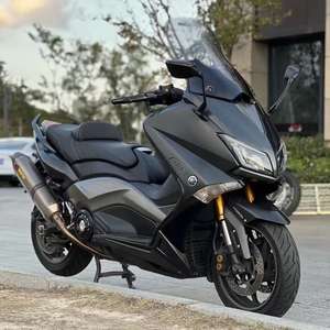 Motocyclettes d'occasion Yamaha TMAX530 |   Moteur bicylindre en parallèle de 530 cm3 |   Maxi-scooter à couple élevé de 34 kW - Product Image 1