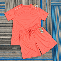 Ensemble de sport athlétique pour hommes et femmes, t-shirt et short, séchage rapide, doux, décontracté, vêtements de sport, faible MOQ, personnalisable, vente en gros OEM