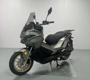 มอเตอร์ไซค์ ADV 180 ซีซี รุ่นทันสมัย ความเร็วสูงสุด 105 กม./ชม. ระบบหั<span class=keywords><strong>ว</strong></span>ฉีด EFI เกียร์ CVT อัตโนมัติ ระบายค<span class=keywords><strong>ว</strong></span>ามร้อนด้<span class=keywords><strong>ว</strong></span>ยอากาศ <span class=keywords><strong>ราคา</strong></span>ประหยัด - Product Image 2