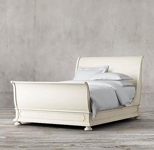 Lit traîneau en bois massif style campagne française, finition vieillie et patinée, tailles King et Queen, idéal pour villa, chambre principale ou chambre à coucher. - Product Image 4