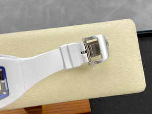 Montre mécanique à mouvement personnalisé exclusif avec boîtier en céramique, inattenduement devenue une sensation parmi les célébrités d'Internet - Product Image 5