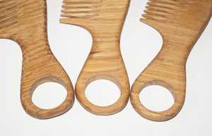 Peigne à cheveux artisanal en bois, doux pour le cuir chevelier, outil de soin des cheveux durable pour un usage quotidien, pour tous les types de cheveux, cheveux élégants - Product Image 6