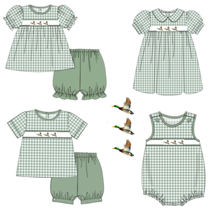 Conjuntos de ropa a juego para hermanos con estampado de tractor verde, camiseta con bolsillo y pantalones cortos para niños - Product Image 5