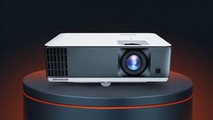 Proyector DLP TK700 4K UHD de Tiro Corto para Juegos con Altavoces Integrados HDR10 para Cine en Casa y Negocios - Product Image 1