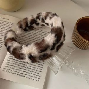 Genya Fashion Bandeaux à motif animal <span class=keywords><strong>Fourrure</strong></span> léopard Spa Cerceau à cheveux Eponge à bulles pour le lavage du visage Facile à nettoyer - Product Image 5
