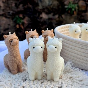 Vela de Alpaca Adorable y Divertida - Decoración Aromática para el Hogar, Estatua de Animal Realista para Fotos y Regalos - Vela Escultura de Alpaca - Product Image 2