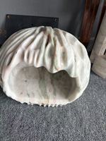 Maison pour chat en marbre blanc sur mesure, avec arche ronde et dôme, en pierre, style villa de luxe, pour jardin, salon ou maison.