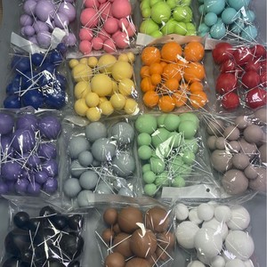 Lot de 20 décorations colorées en forme de boules de 2cm avec perles dorées, accessoires de pâtisserie pour décoration de gâteaux - Product Image 4