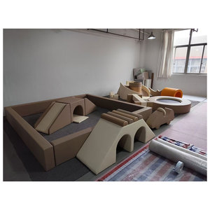 Ensemble de jeu en bois de qualité supérieure avec rampe, pont, voiture et tunnel pour zone intérieure pour enfants - Product Image 2
