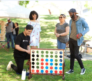 Giocattolo da gioco gigante quattro di fila in legno personalizzato per interni ed esterni per bambini e adulti - Product Image 5