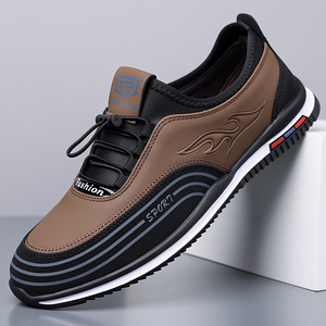 Zapatillas deportivas casuales transpirables para hombre, sin cordones, con suela suave, a la moda, color negro y marrón, origen Wenzhou, Zhejiang. - Product Image 1