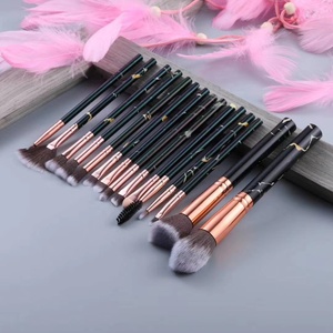Meakup Fournisseur De Noël Fait Main En Plastique Mélangeur Sans Cruauté 15 Pièces Maquillage Brosse Ensemble - Product Image 2