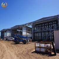 Bâtiment avicole et entrepôt modernes en acier préfabriqué, conformes CE, avec panneaux sandwich et aménagement agricole personnalisé
